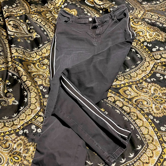 Nicole Miller Denim - Nicole Miller side-stripe black jeans size 32